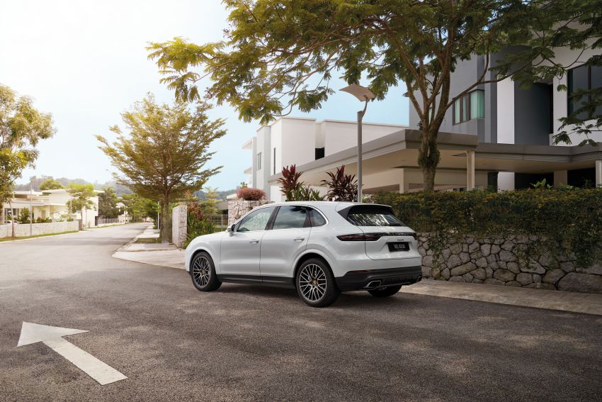 AD: Get options valued at more than RM83,000 with a Porsche Cayenne from Sime Darby Auto Performance 1260124