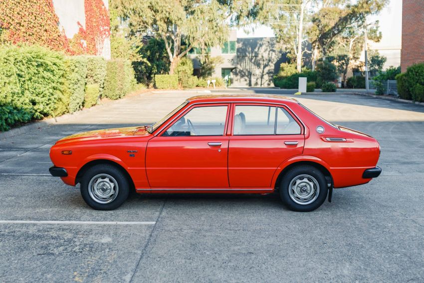 Toyota Corolla 1979 ini terjual pada harga RM40k di Australia – tak pernah direstorasi, hanya 31,239 km 1259824