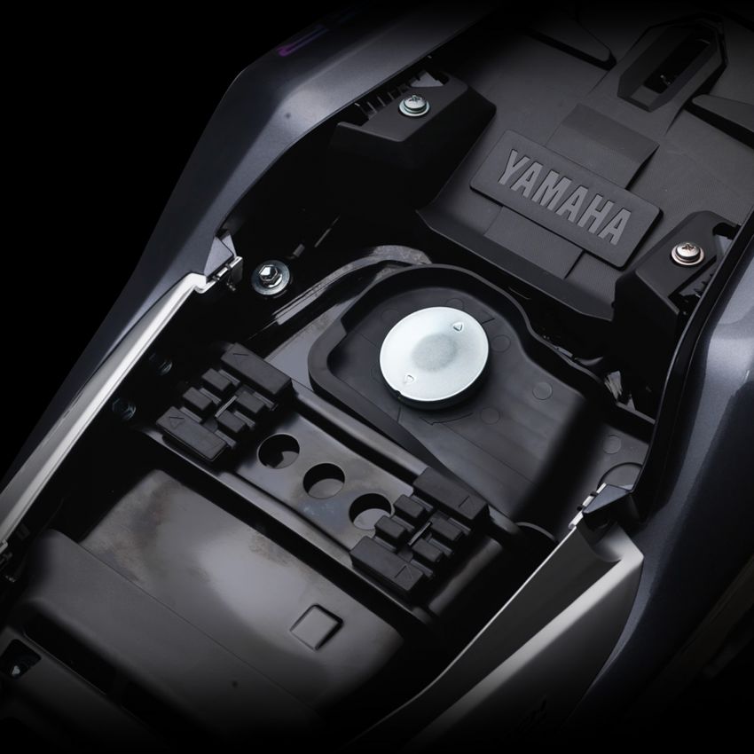 Yamaha Y16ZR dilancar untuk pasaran Malaysia – harga RM10,888, tiga pilihan warna, enjin VVA 155 cc Image #1265941