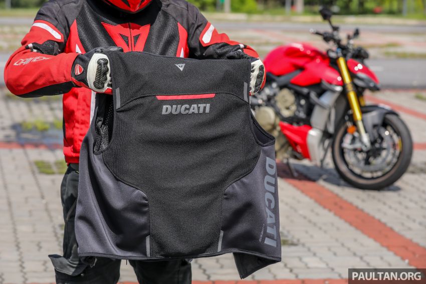 REVIEW: Ducati Smart Jacket airbag vest, RM4,299 1276327