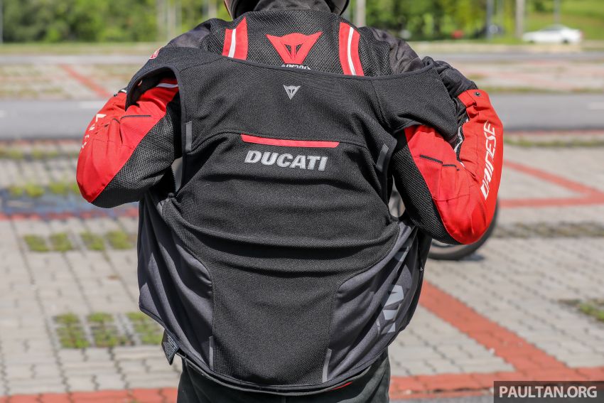 REVIEW: Ducati Smart Jacket airbag vest, RM4,299 1276350