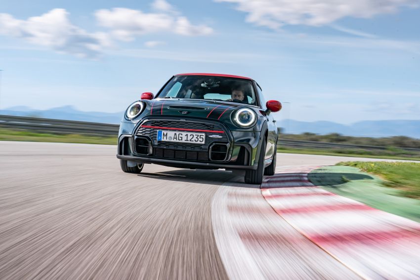 2021 MINI John Cooper Works debuts – new styling; 231 PS and 320 Nm; 0-100 km/h as low as 6.1 seconds Image #1278530