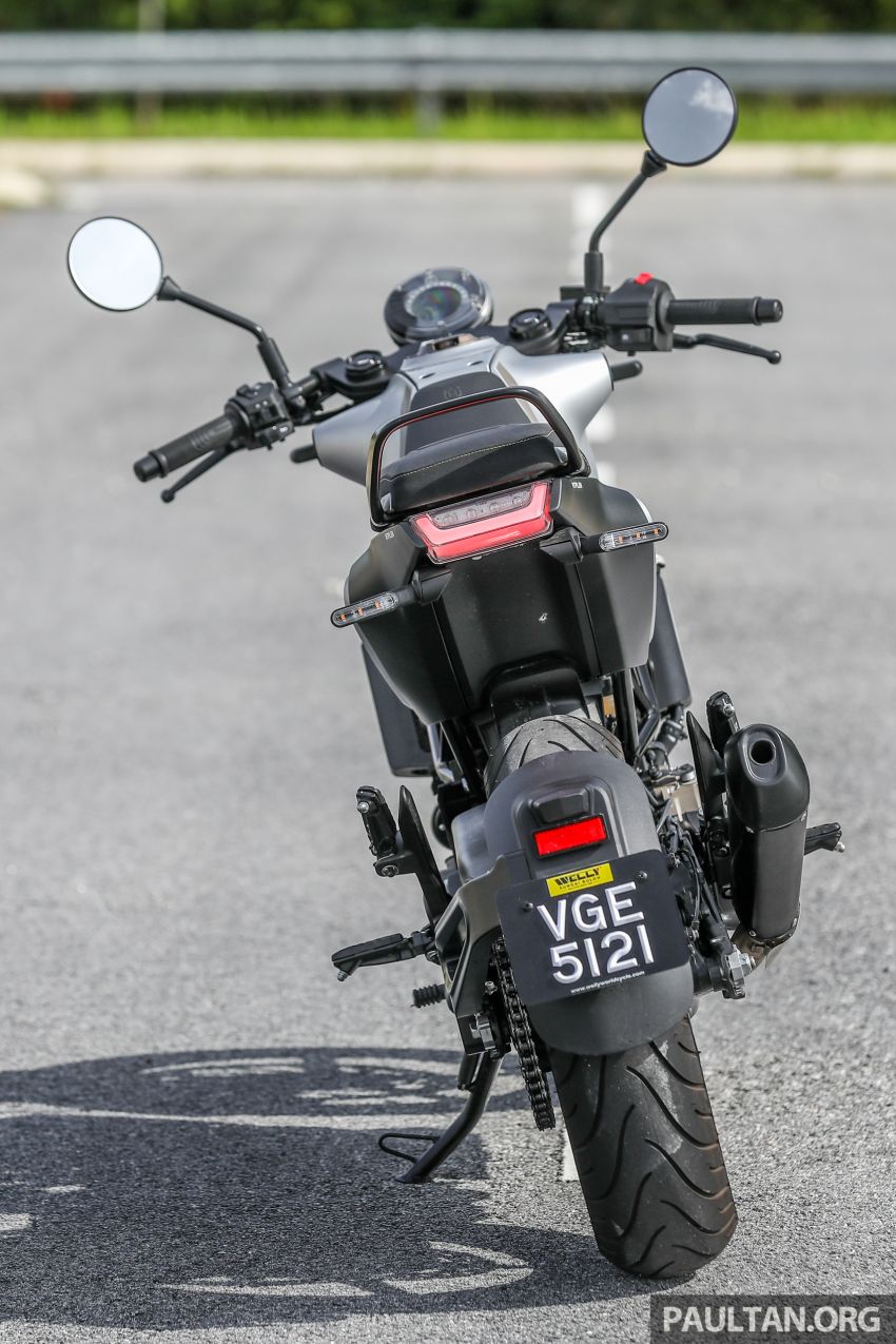 REVIEW: 2021 Husqvarna Vitpilen 401 – off-road hooliganism now comes with on-road manners Image #1289366