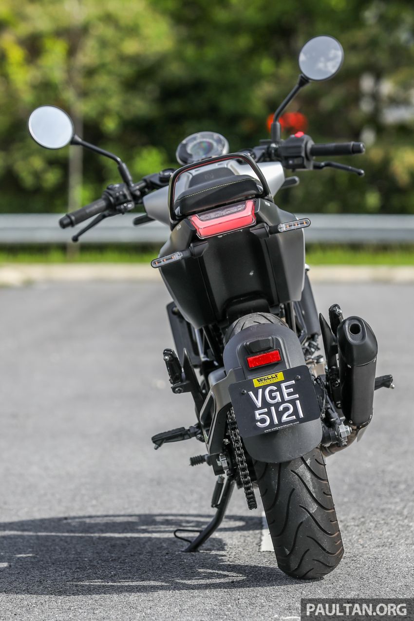 REVIEW: 2021 Husqvarna Vitpilen 401 – off-road hooliganism now comes with on-road manners Image #1289367