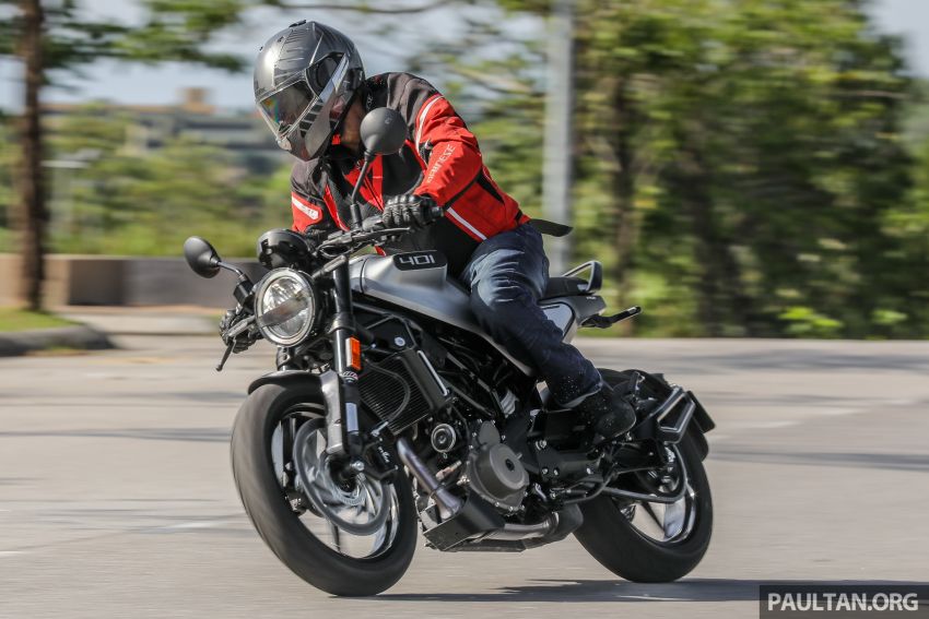 REVIEW: 2021 Husqvarna Vitpilen 401 – off-road hooliganism now comes with on-road manners Image #1289425