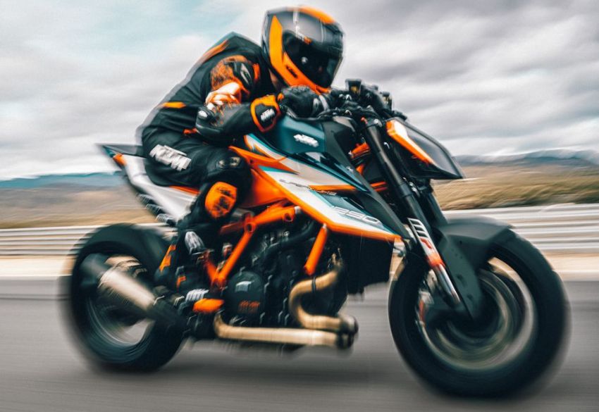 KTM 1290 Super Duke RR 2021 – terhad 500 unit, panel badan gentian karbon, ciri elektronik dinaik taraf 1275087