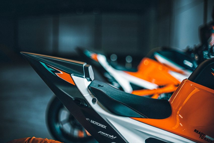 KTM 1290 Super Duke RR 2021 – terhad 500 unit, panel badan gentian karbon, ciri elektronik dinaik taraf 1275082