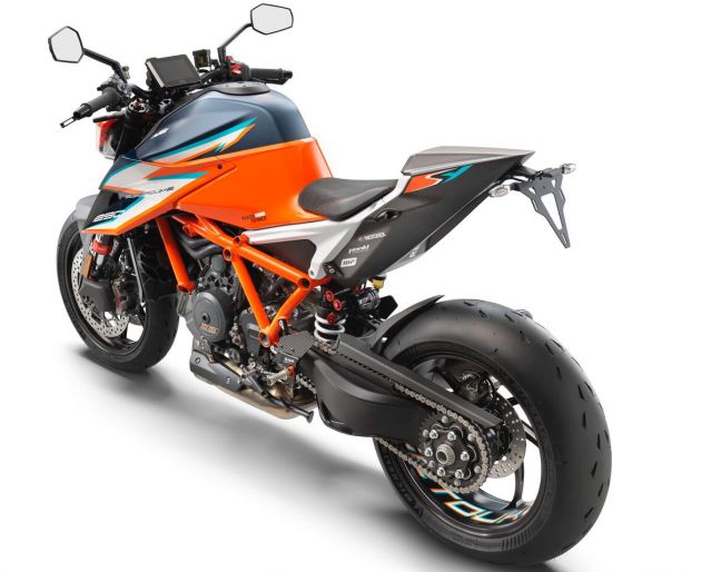 KTM 1290 Super Duke RR 2021 – terhad 500 unit, panel badan gentian karbon, ciri elektronik dinaik taraf