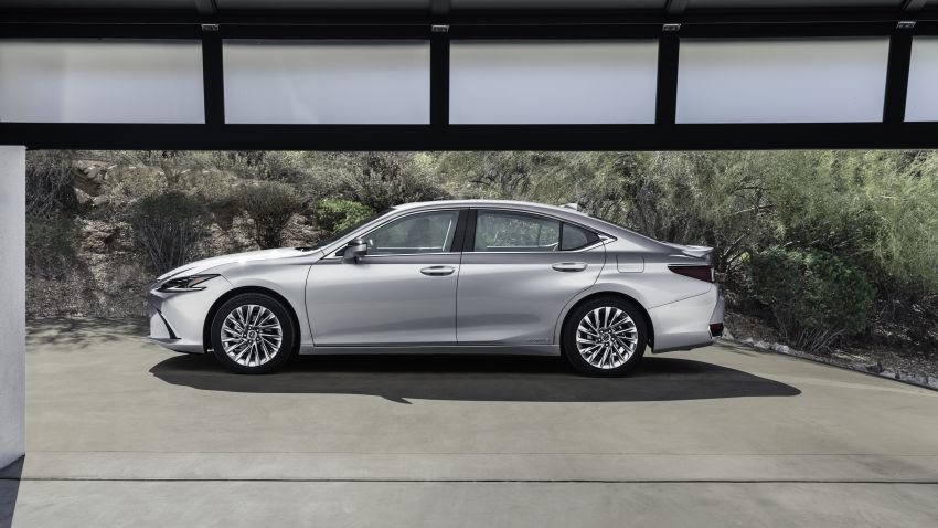 2022 Lexus ES facelift – under the skin tweaks for feel and comfort, now with touchscreen, expanded LSS+ 1283343