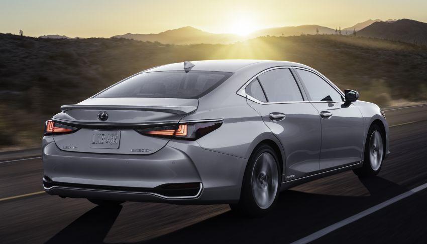 2022 Lexus ES facelift – under the skin tweaks for feel and comfort, now with touchscreen, expanded LSS+ 1283335