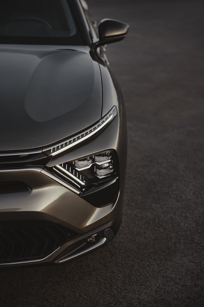 Citroen C5 X crossover debuts – petrol, plug-in hybrid powertrains; Level 2 autonomous driving capability 1277963