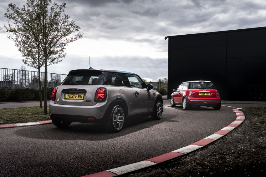 MINI celebrates 20 years of production in Oxford, Swindon – over five million units produced since 2001 1287292