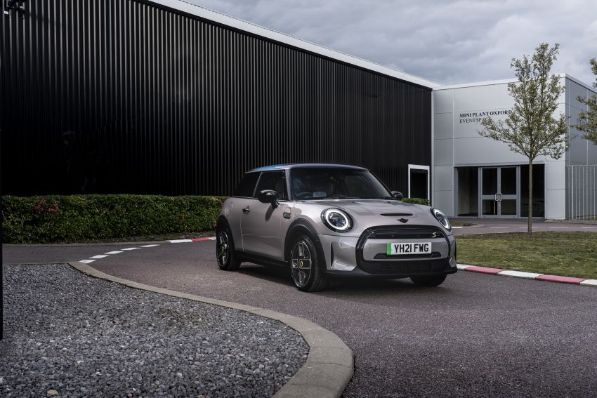 MINI celebrates 20 years of production in Oxford, Swindon – over five million units produced since 2001 1287293