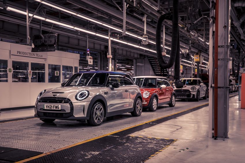 MINI celebrates 20 years of production in Oxford, Swindon – over five million units produced since 2001 1287296