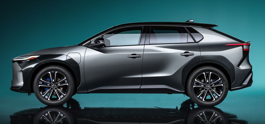 Toyota bZ4X Concept – RAV4-sized electric SUV developed with Subaru, yoke steering, coming 2022 1283306