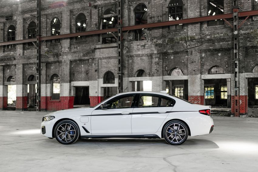 BMW 5 Series facelift 2021 dilancar di M’sia – varian M Sport 530e dan 530i, harga RM318k dan RM368k 1300019