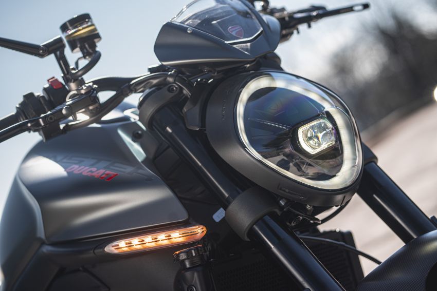 Ducati Monster 2021 – pilihan grafik dan aksesori asli 1298620