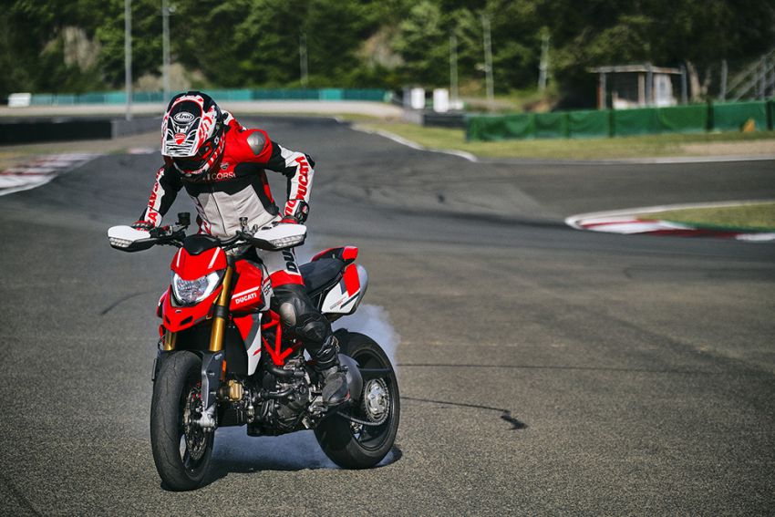 2022 Ducati Hypermotard 950 gets updates – Euro 5 937 cc V-twin, Hypermotard 950 SP with new graphics 1295807
