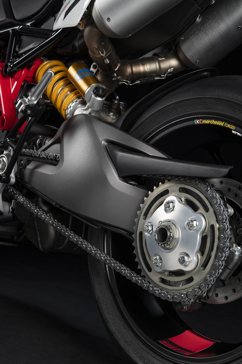 Ducati Hypermotard 950 diberi peningkatan – enjin kini menepati tahap emisi Euro 5, grafik baru bagi SP 1296063
