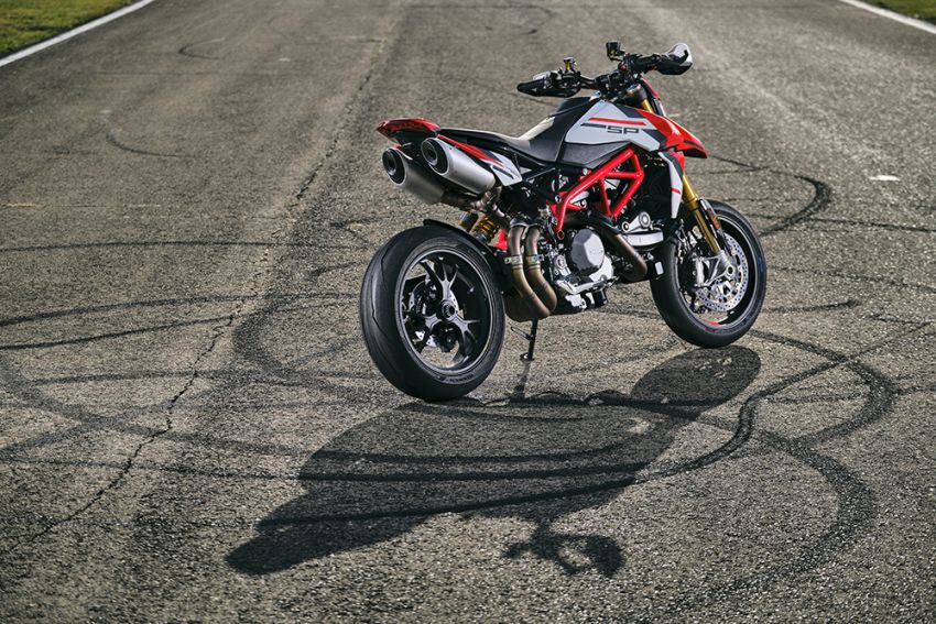 2022 Ducati Hypermotard 950 gets updates – Euro 5 937 cc V-twin, Hypermotard 950 SP with new graphics 1295808