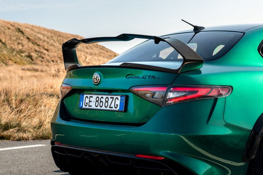 GALLERY: Alfa Romeo Giulia GTAm in Montreal Green! 1294037