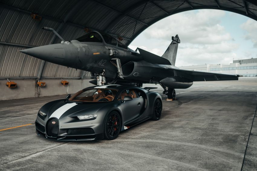 Bugatti Chiron Sport Les Légendes du Ciel takes on the French Navy’s fighter aircraft in a drag race 1297296
