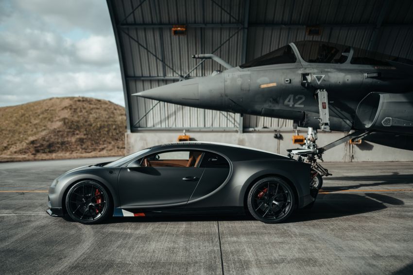 Bugatti Chiron Sport Les Légendes du Ciel ‘bertempur’ dalam lumba drag dengan pesawat Dassault Rafale 1297379