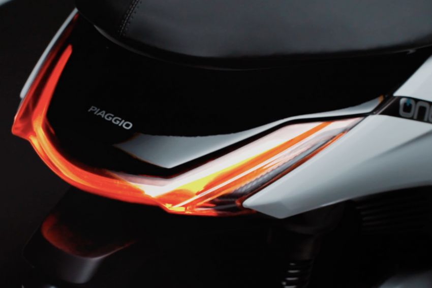 Piaggio One – skuter elektrik didedah awal sebelum Beijing Motor Show 2021, 90 km sekali cas penuh 1298523