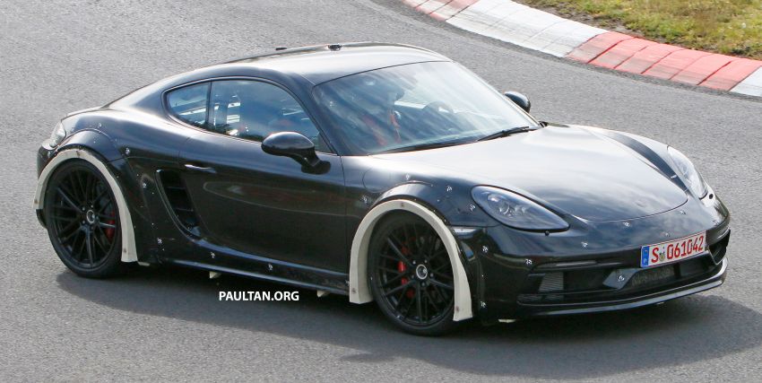 SPIED: Widebody Porsche Cayman goes track testing 1296270