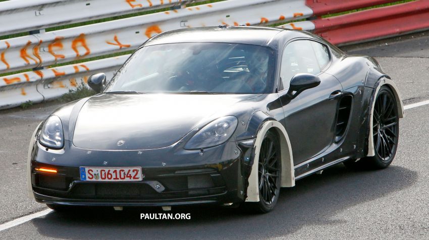 SPIED: Widebody Porsche Cayman goes track testing 1296261