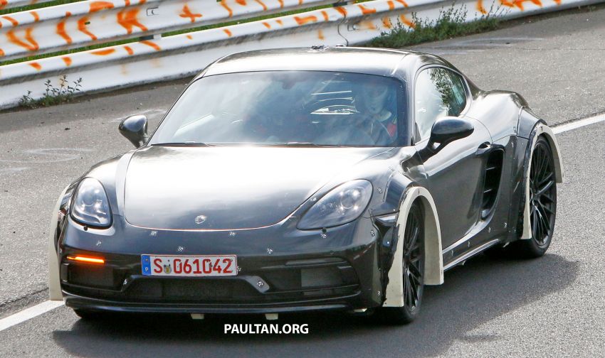 SPIED: Widebody Porsche Cayman goes track testing 1296262