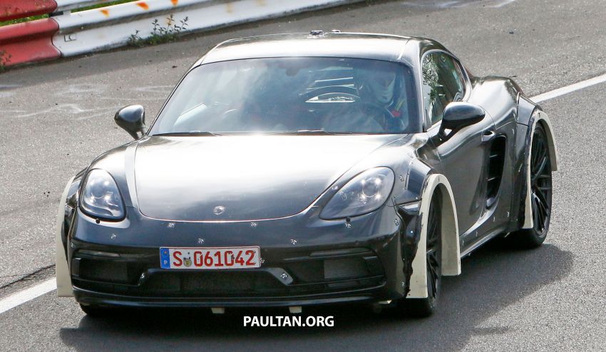 SPIED: Widebody Porsche Cayman goes track testing 1296263