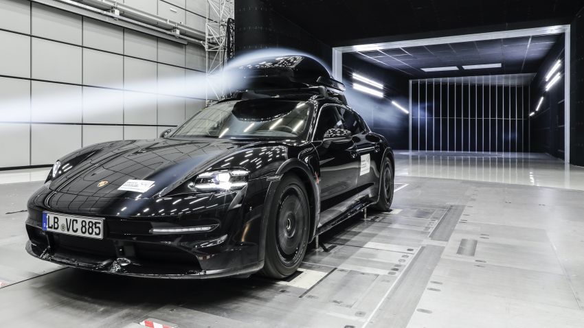 Porsche Tequipment launches Performance roof box – 480 litres of additional space, stable at up to 200 km/h! 1292112