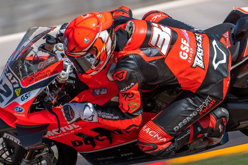 Oli Bayliss’ maiden ASBK win – like father, like son 1309895