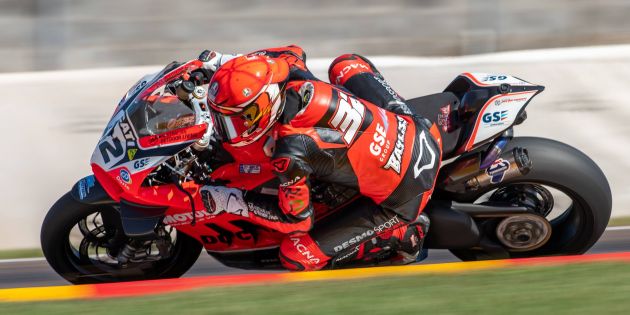 Oli Bayliss’ maiden ASBK win – like father, like son