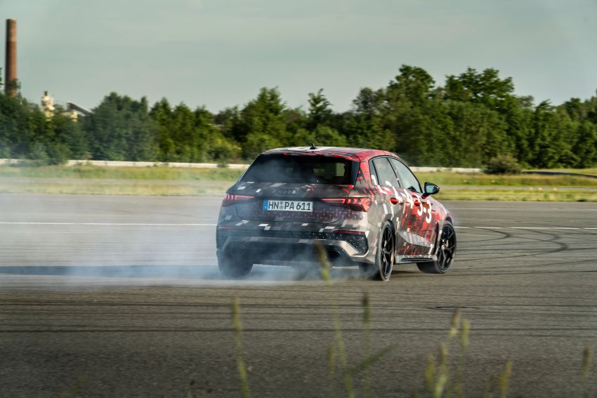 Audi RS3 2022 dalam teaser – enjin lima silinder 2.5L 400 PS dan 500 Nm tork, 0-100 km/j dalam 3.8 saat 1310517
