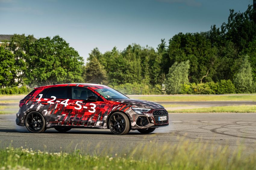 Audi RS3 2022 dalam teaser – enjin lima silinder 2.5L 400 PS dan 500 Nm tork, 0-100 km/j dalam 3.8 saat 1310535