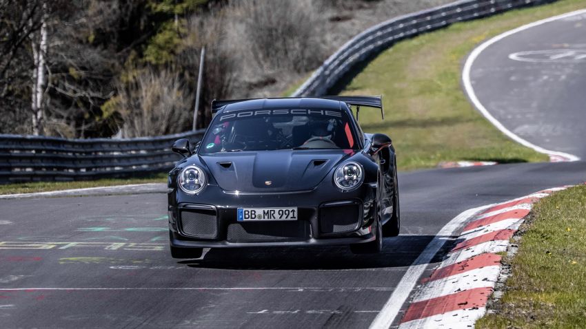 Porsche 911 GT2 RS dengan Manthey Performance Kit kini kereta produksi terpantas di Nürburgring – 6:43.3! 1311713