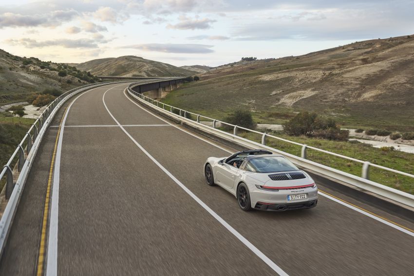 992 Porsche 911 GTS debuts – 480 PS and 570 Nm, available Lightweight Design package saves 25 kg 1310750