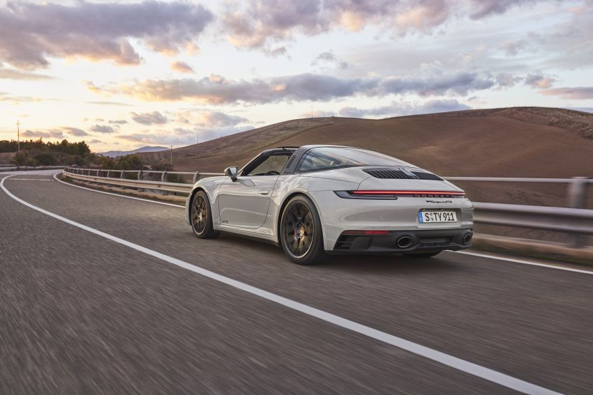 992 Porsche 911 GTS debuts – 480 PS and 570 Nm, available Lightweight Design package saves 25 kg 1310751