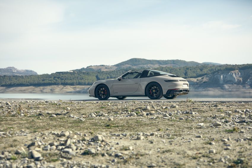 992 Porsche 911 GTS debuts – 480 PS and 570 Nm, available Lightweight Design package saves 25 kg 1310791