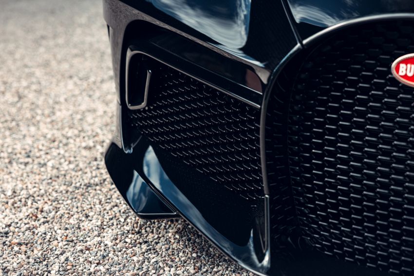 Bugatti La Voiture Noire – one-off hypercar, RM55 mil! 1303084