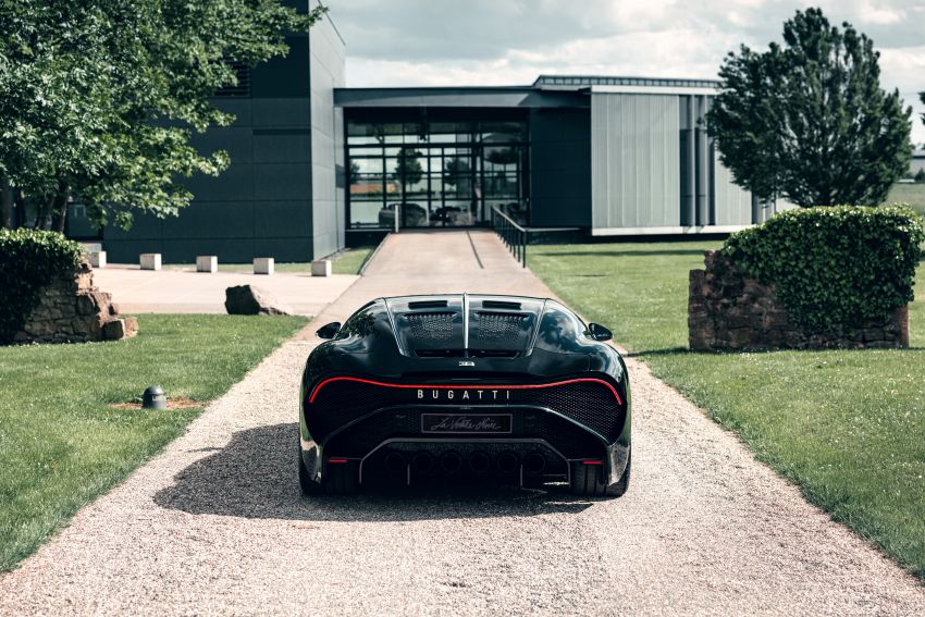 Bugatti La Voiture Noire – one-off hypercar, RM55 mil! 1303086