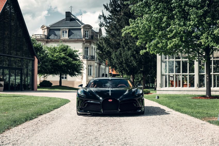 Bugatti La Voiture Noire – one-off hypercar, RM55 mil! 1303089