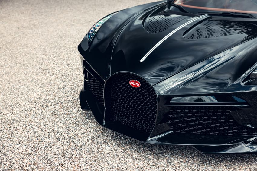 Bugatti La Voiture Noire – one-off hypercar, RM55 mil! 1303065