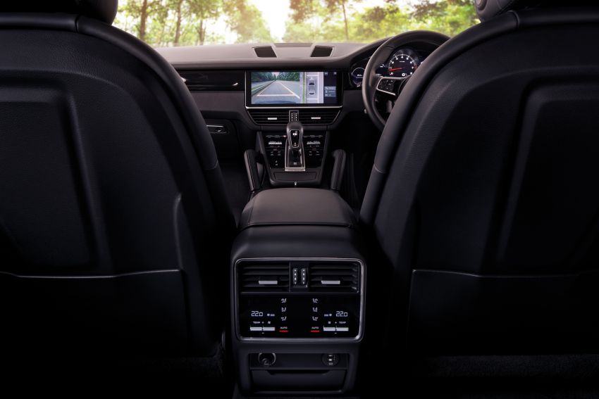 AD: Porsche Cayenne Premium Package – blending sports car performance with the practicality of an SUV 1305868