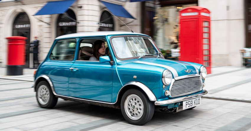 Classic Mini converted to an EV with Nissan Leaf tech – standard 20 kWh battery, 113 km range; from RM146k Image #1305983