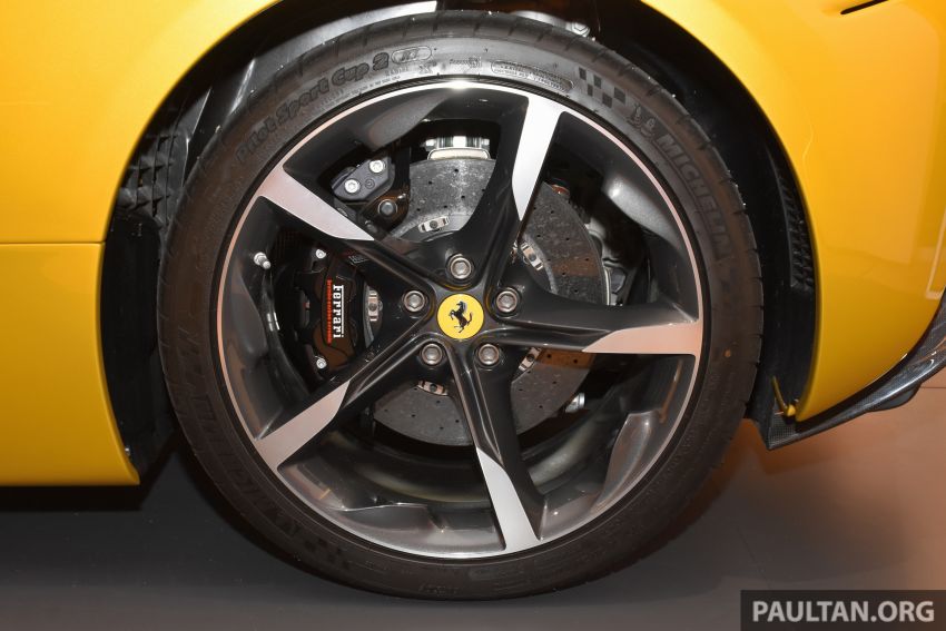 Ferrari SF90 Spider diperkenal secara rasmi di M’sia — plug-in hybrid bumbung terbuka, dari RM2.088 juta 1304058
