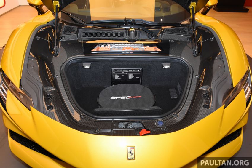 Ferrari SF90 Spider diperkenal secara rasmi di M’sia — plug-in hybrid bumbung terbuka, dari RM2.088 juta 1304059