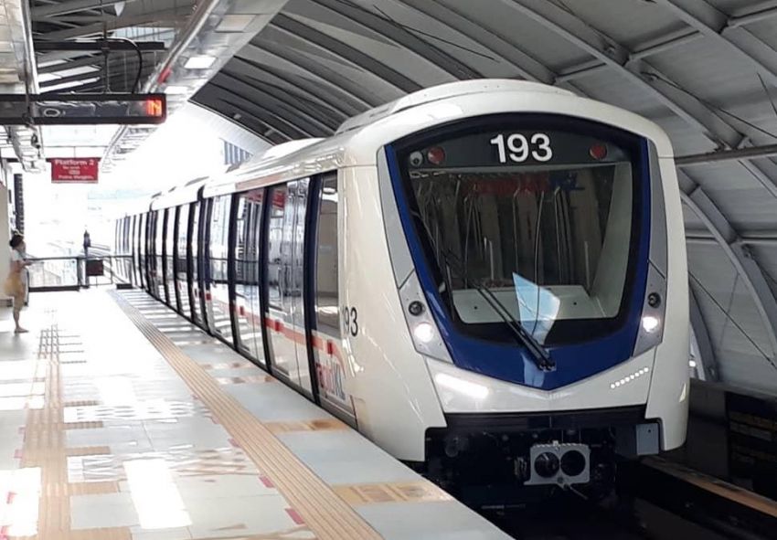 LRT Kelana Jaya Line gets 27 new train sets worth RM1.7b, two of the KLAV27 four-car units now running Image #1312757